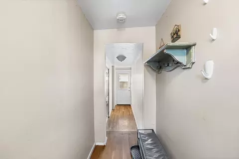 Entry Way - 10 Myrtle Rd, Gardner, MA 01440 photo 1 of 2