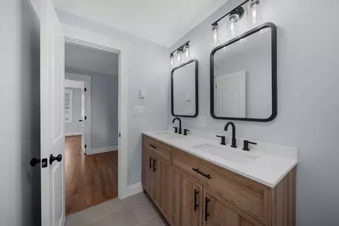 18 Moffett St, Methuen, MA 01844 photo 8