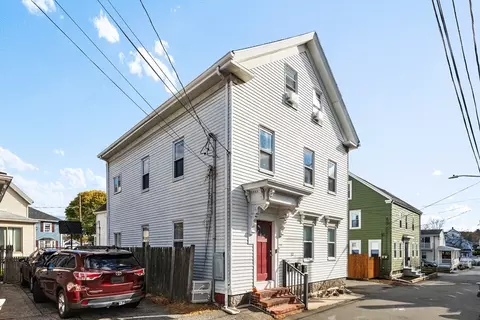 12 Goldthwaite Pl, Peabody, MA 01960