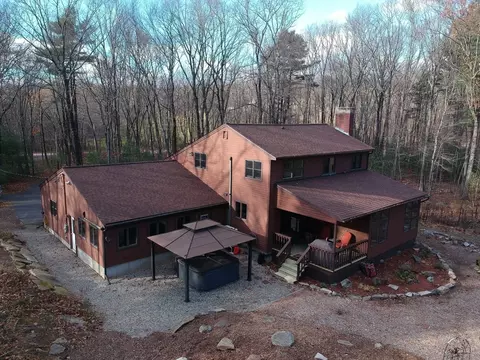 30 Southwick Rd, Sutton, MA 01590