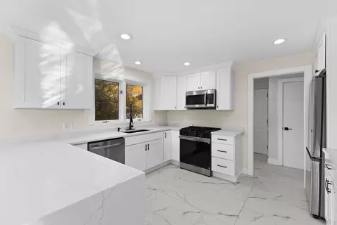 945 Wilson Rd, Fall River, MA 02720 photo 12