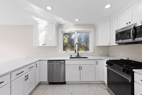 945 Wilson Rd, Fall River, MA 02720 photo 13