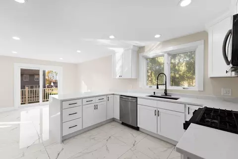 945 Wilson Rd, Fall River, MA 02720 photo 11