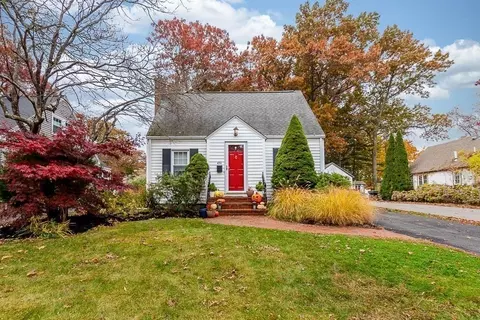 431 Mount Vernon St, Dedham, MA 02026