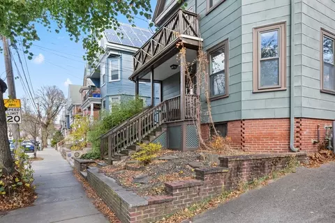 17 Willow Ave #2, Somerville, MA 02143