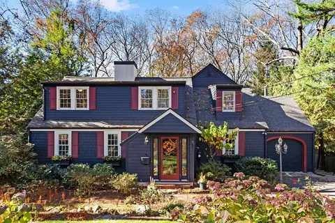 9 Lexington Ave, Lexington, MA 02421
