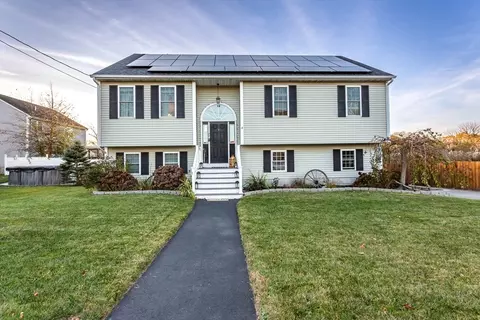 77 Bart St, Fall River, MA 02721