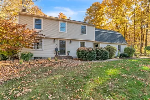 10 Russell Rd, Wilbraham, MA 01095