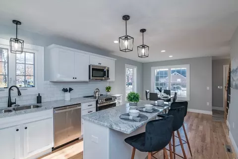 126 East St, Springfield, MA 01104