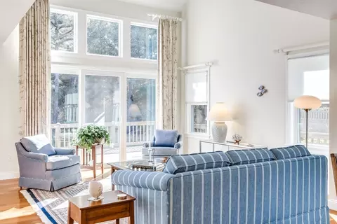 20 Holbeck Cor #8, Plymouth, MA 02360