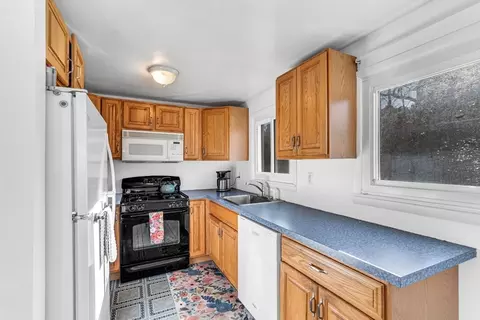 41 Vista Dr, Danvers, MA 01923 photo 2