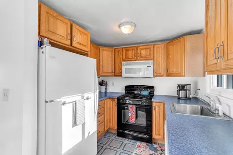 41 Vista Dr, Danvers, MA 01923 photo 3