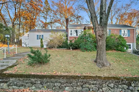 27 Burton Rd, Braintree, MA 02184