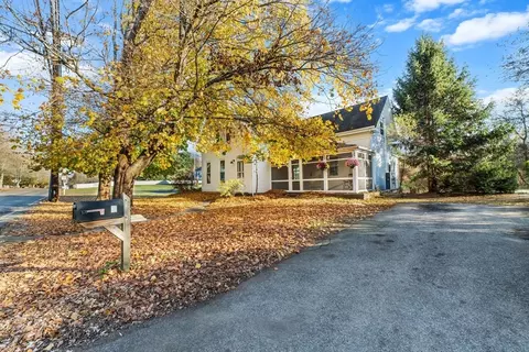 3 Pleasant St, Pembroke, MA 02359
