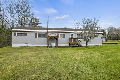 16 Bonny Ln, Peru, MA 01235