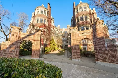 10 Dana St #303, Cambridge, MA 02138