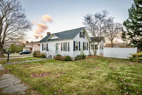 205 Market St, Amesbury, MA 01913