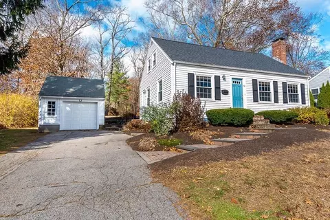 61 Ledgewood Rd, Dedham, MA 02026 photo 3