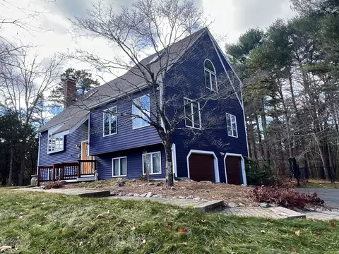 4 Anthony Rd, Hopedale, MA 01747