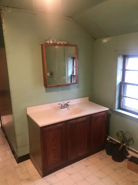 857 Pine St, Fall River, MA 02720 photo 15