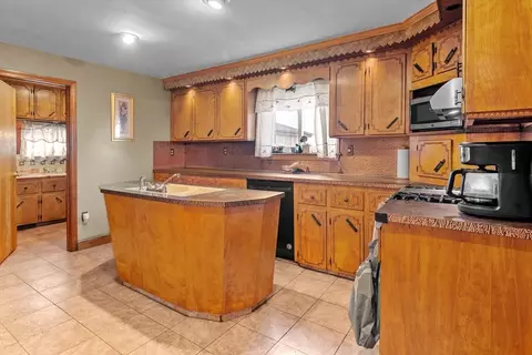 49 Berkley St, Fall River, MA 02724 photo 5