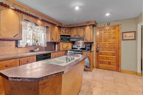 49 Berkley St, Fall River, MA 02724 photo 4