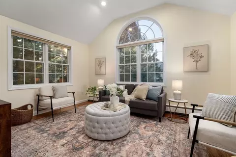 3 Birchtree Dr, Westwood, MA 02090
