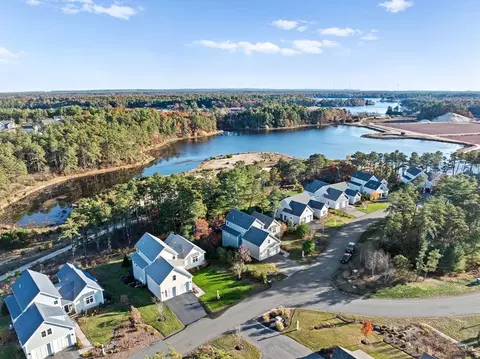 8 Southview Way, Plymouth, MA 02360