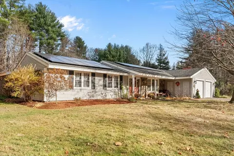 9 Country Club Dr, Chelmsford, MA 01824