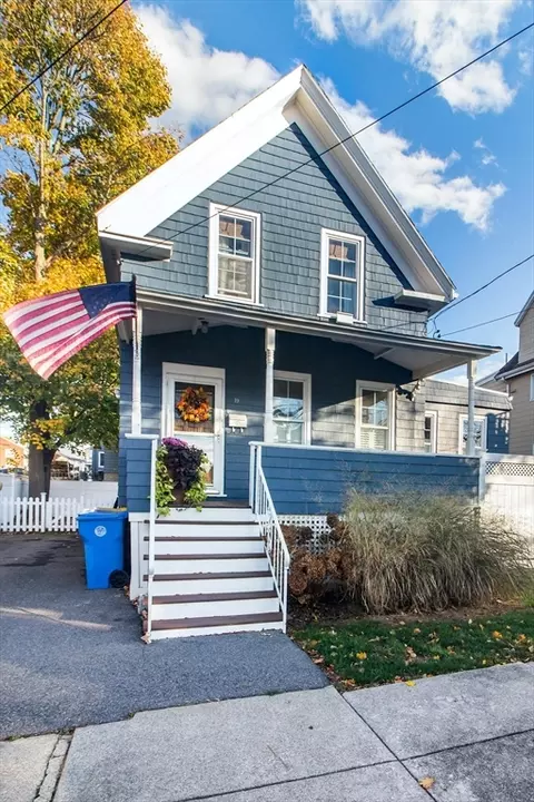 19 Buchanan St, Winthrop, MA 02152