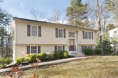 7 Knollwood Rd, Brimfield, MA 01010