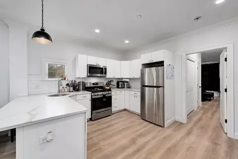 4 Hardy St #3, Salem, MA 01970