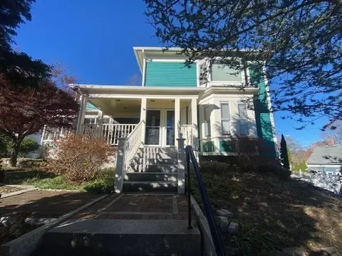 112 Villiage St, Medway, MA 02053