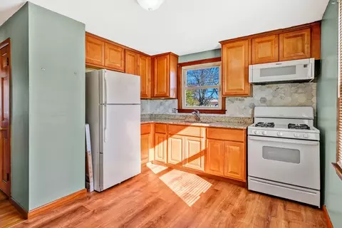232 East St, Springfield, MA 01104 photo 7