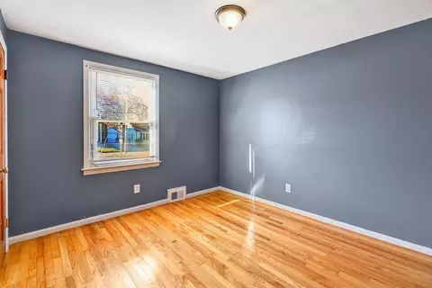 232 East St, Springfield, MA 01104 photo 12