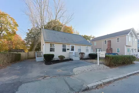 32 Brookside Ave, Brockton, MA 02301