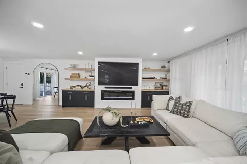 17 Savin St, Dedham, MA 02026 photo 9