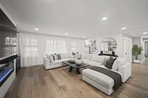 17 Savin St, Dedham, MA 02026 photo 8
