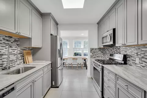 229 Watertown St #2, Watertown, MA 02472