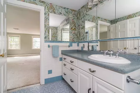 40 Edgewater Dr, Needham, MA 02492 photo 11
