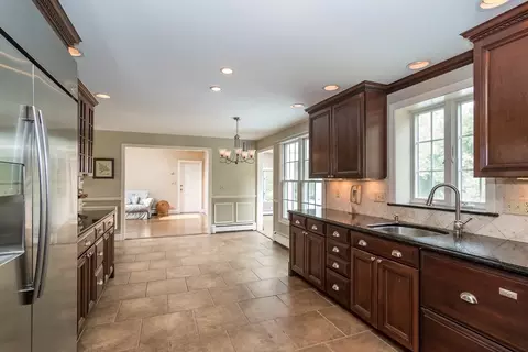 40 Edgewater Dr, Needham, MA 02492 photo 6