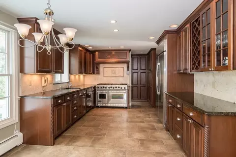 40 Edgewater Dr, Needham, MA 02492 photo 5