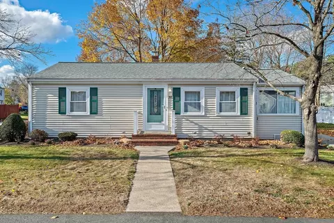 38 Macdougall Ct, Weymouth, MA 02190