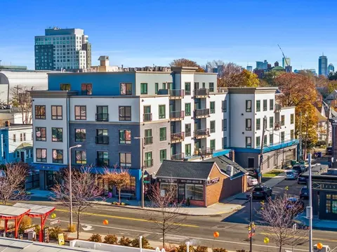 214 Market St #407, Brighton, MA 02135