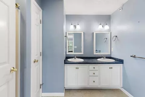 Bath - 35 Collins St #31, Danvers, MA 01923 photo 2 of 3