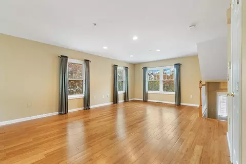 Living - 35 Collins St #31, Danvers, MA 01923 photo 4 of 4