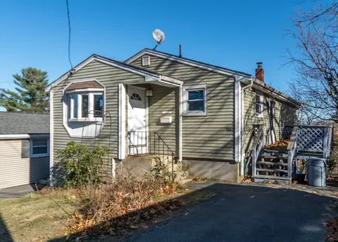 188 Pine Hill Cir, Waltham, MA 02452