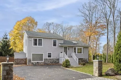 1 Fort Hill Ave, Gloucester, MA 01930