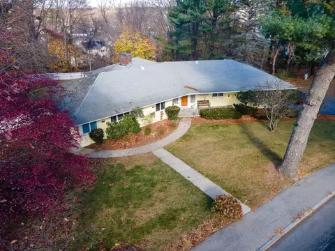212 Chestnut St, Andover, MA 01810