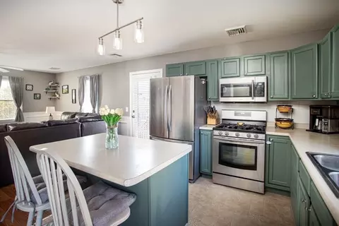 318 Crescent St #B, Fall River, MA 02720 photo 5